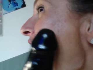 Squirtmania's cam show statistics and live stream
