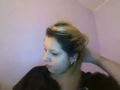 blondebaeee1's Live Sex Cam Show