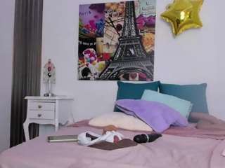 Live webcam model sophyangeell on Soda Cams