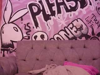 P U R P L E M A R I A live webcam show
