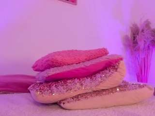 P U R P L E M A R I A live cam preview
