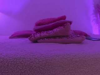 P U R P L E M A R I A live cam preview