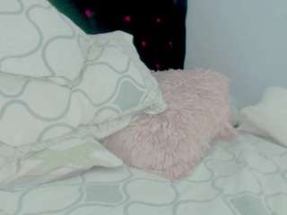 sexyalexax's CamSoda show and profile