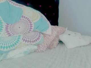 sexyalexax's CamSoda show and profile