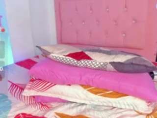 keily-w Live Webcam on CamSoda