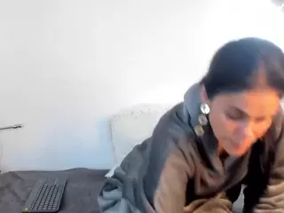 girasol-walton's Live Sex Cam Show