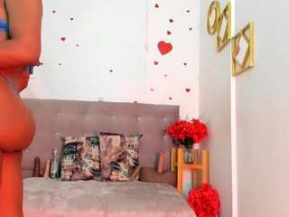 emma-foxx1 Live Webcam on CamSoda