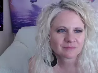 Milfbutterfly's live chat room