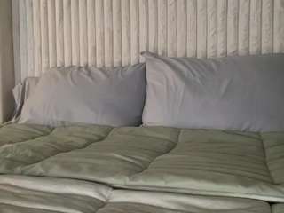 Live webcam model laladoll on Soda Cams