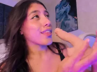Nayla's Live Sex Cam Show