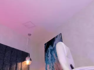 Nayla's Live Sex Cam Show