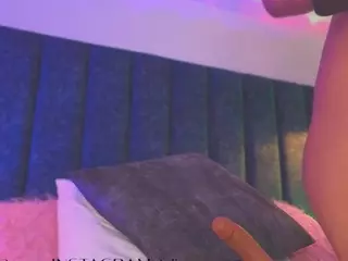 Nayla Potter's Live Sex Cam Show