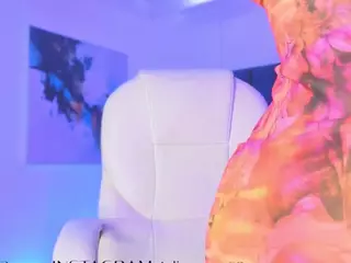 Nayla Potter's Live Sex Cam Show
