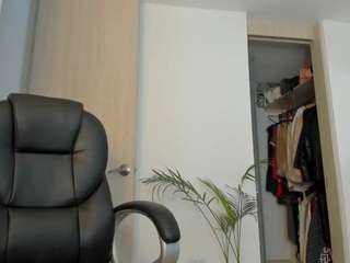 charlotte-tiller... Live Webcam on CamSoda