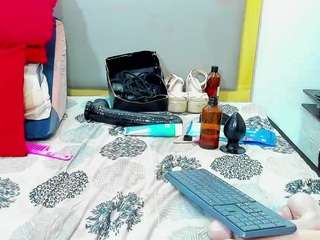 le modèle anitataylor est en webcam porno dans un show sur le site camsoda, il possède les tags suivants: anal,anal toys,black hair,body massage,brown eyes,cock rating,dildo or vibrator,dirty talk,drinking,lovense,no smoking,tattoos,toys,big tits,curvy,hd