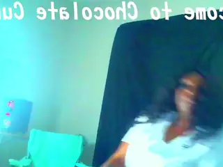 Chocolate Curves's Live Sex Cam Show