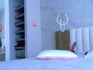 Live webcam model elianabortt on Soda Cams