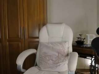 nico-robinn's CamSoda show and profile