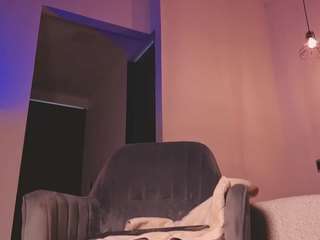 Mila live webcam show