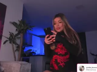 Mila's Live Sex Cam Show