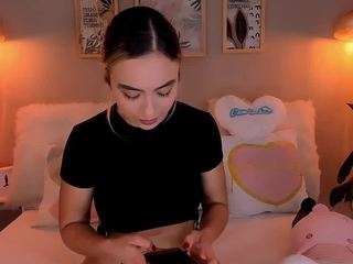 lindadelavega Live Webcam on CamSoda