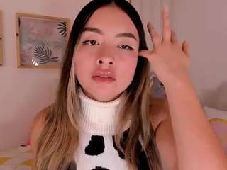 Live webcam model lindadelavega on Soda Cams