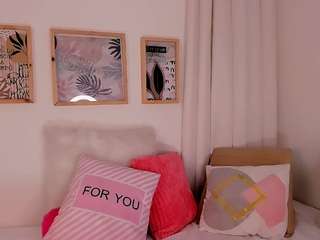 Live webcam model lindadelavega on Soda Cams