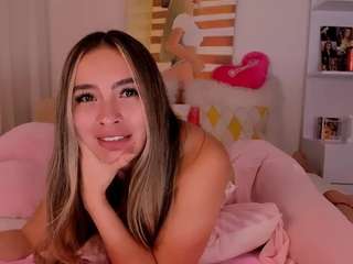 lindadelavega Live Webcam on CamSoda