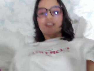 le modèle eliissa est en webcam porno dans un show sur le site camsoda, il possède les tags suivants: anal,school,lovense,mature,milf,naked,natural,old,orgasm,pussyplay,role play,roleplay,senior,jerk off instruction,sex toys,sexy,shorthair,skinny,solo show,spank