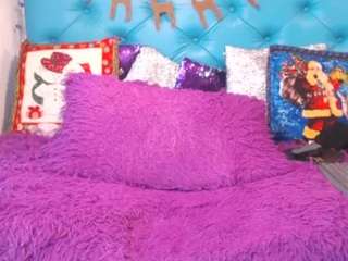 sarawiills's CamSoda show and profile