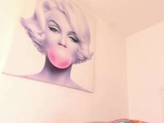 sexxy-naomi Live Webcam on CamSoda
