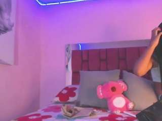sexxy-naomi from CamSoda is Freechat