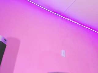 le modèle sexxy-naomi est en webcam porno dans un show sur le site camsoda, il possède les tags suivants: anal toys,implants,young adult,teen 18,tease,tattoos,spank,smoking,average,orgasm,huge tits,gape,fetish,fake tits,drinking,dirty talk,brown-eyes,black-hair,big tits,ebony