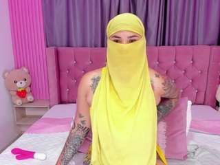 melanyqueen's CamSoda show and profile