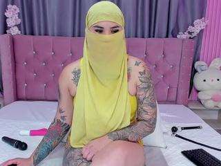  melanyqueen chat room