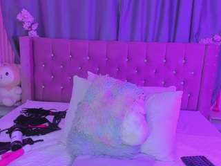 melanyqueen's CamSoda show and profile