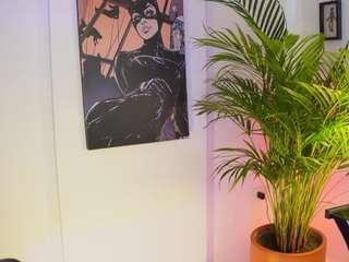 taniiga live webcam show