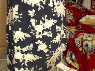 larahotr's Live Sex Cam Show