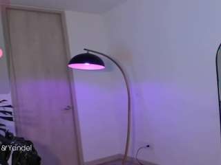 Live webcam model ebony-bru on Soda Cams