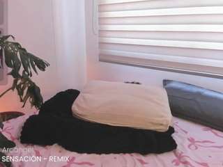 Live webcam model ebony-bru on Soda Cams