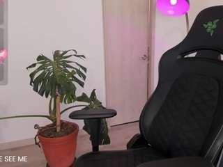 Live webcam model ebony-bru on Soda Cams