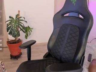 ebony-bru webcam model