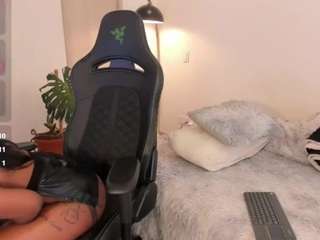 Live webcam model ebony-bru on Soda Cams