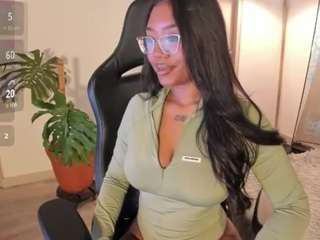 ebony-bru webcam
