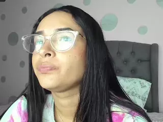 kayleelaws's Live Sex Cam Show