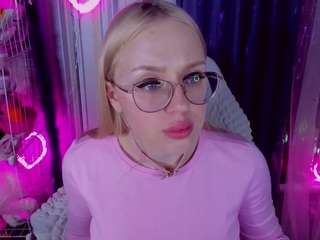 elinocean's CamSoda show and profile