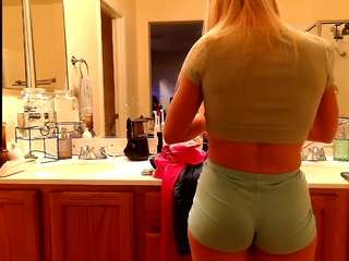 blondiewithanass