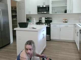 blondiewithanass 1 On 1 Cams With Girls camsoda