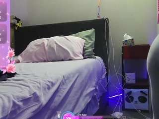 blondiewithanass Live Webcam on CamSoda