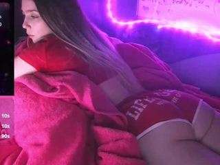 blondiewithanass webcam